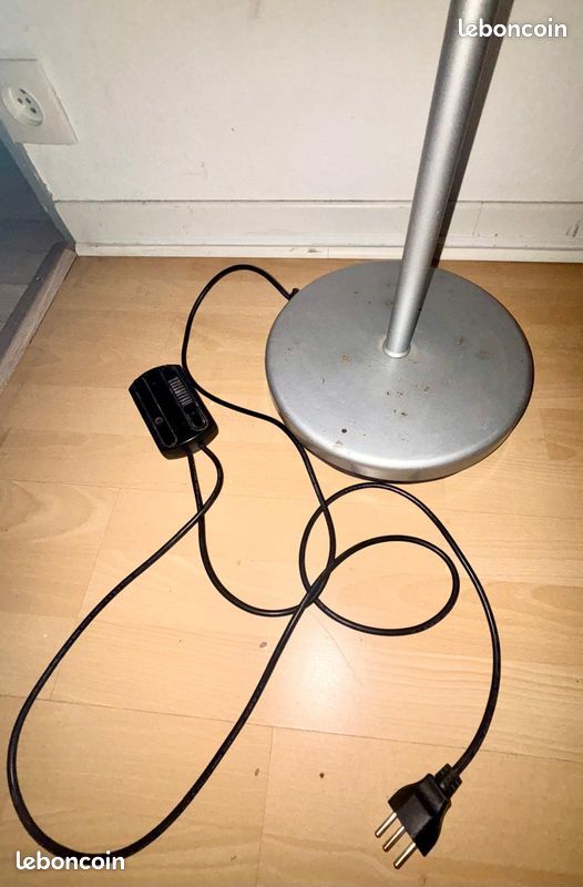 Grande lampe, lampadaire avec variateur d’intensité, gris, en métal , tête modulable, 185cm hauteur (prise Suisse) (image 3)
