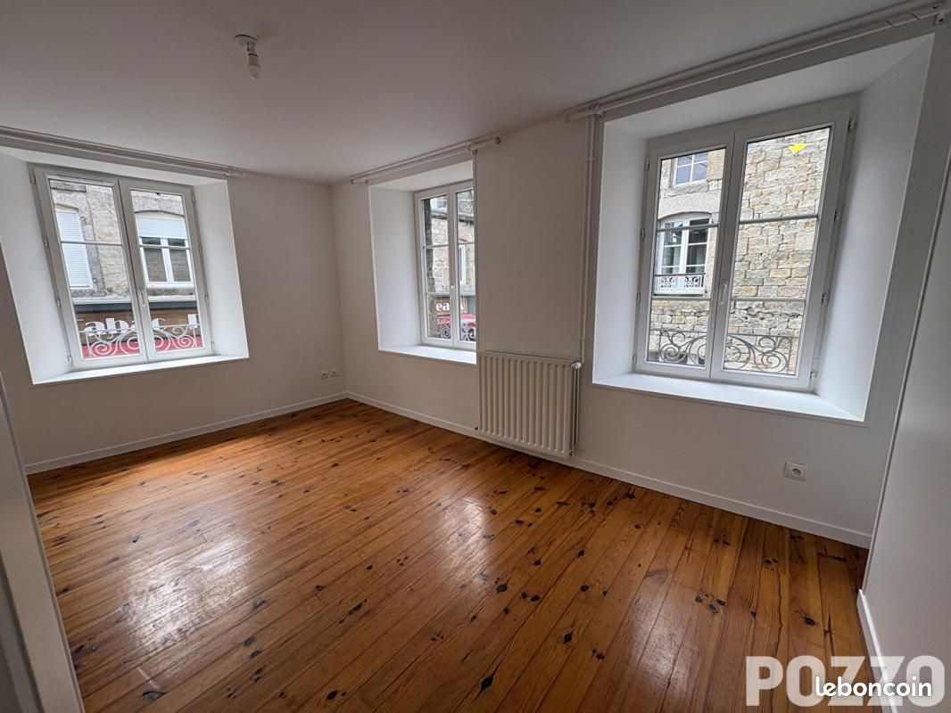 Appartement 5 pièces 104 m² · à Saint-Pierre-Église · 104 m² · 865 €