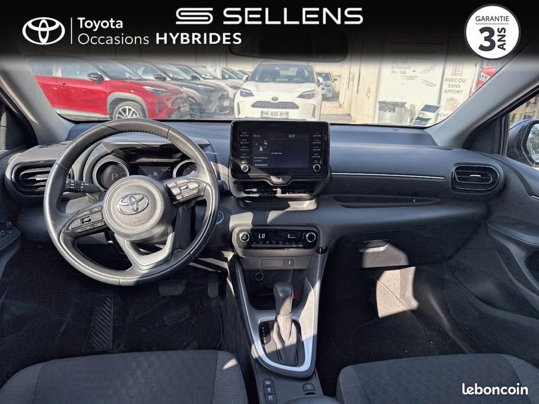 Toyota Yaris 116h Design 5p (image 8)