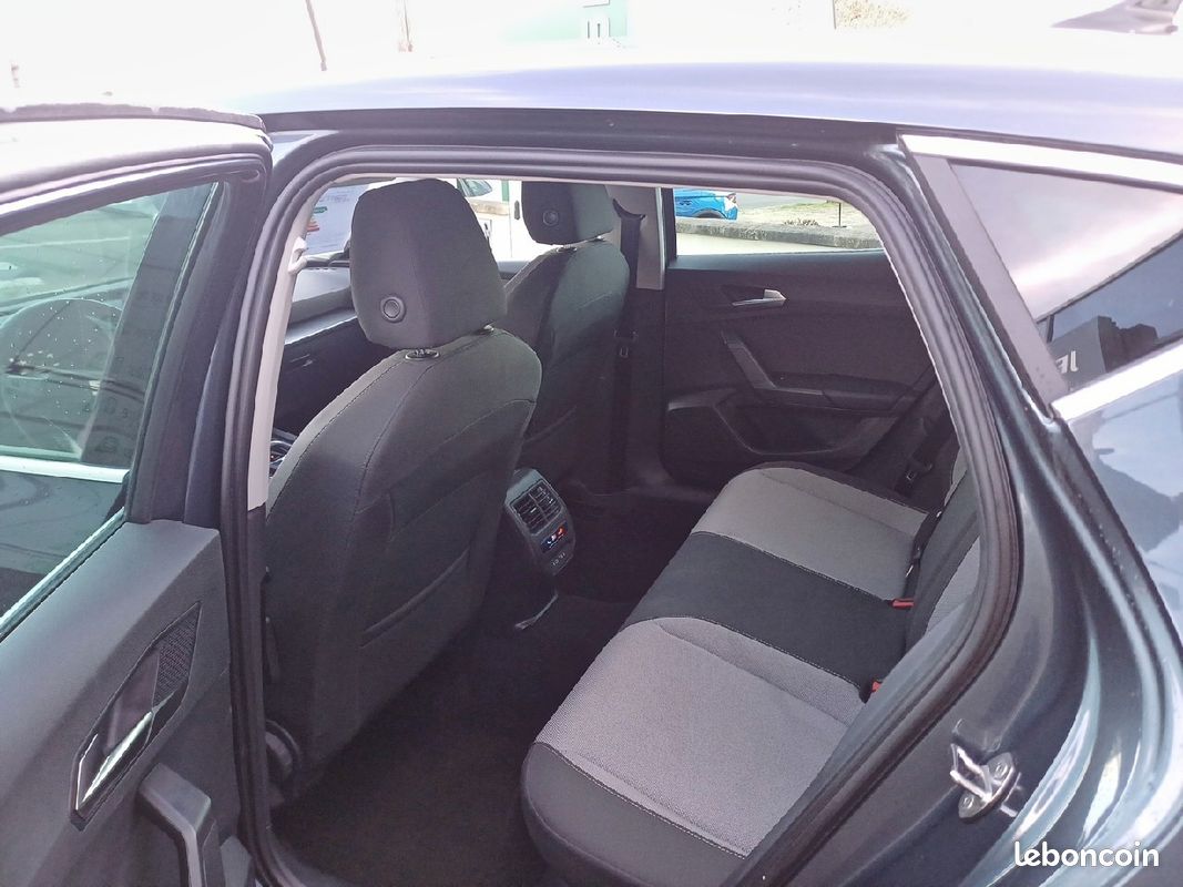 SEAT Leon 1.5 eTSI Hybrid 115 DSG7 Business (image 17)