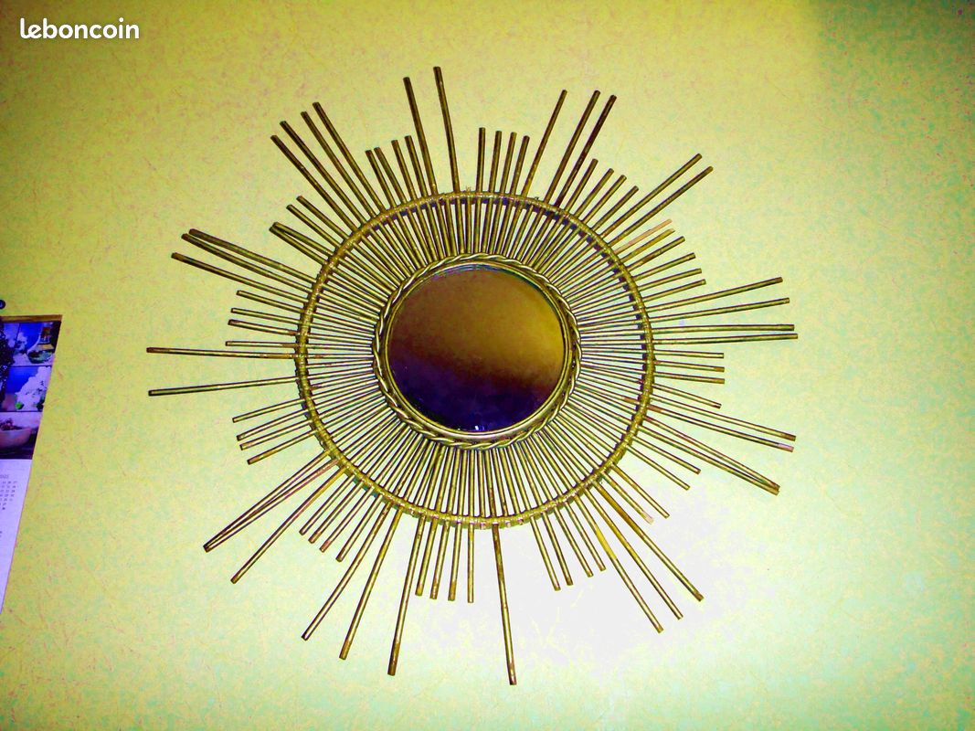 Urgent : miroir rond doré forme soleil bon état (prix négociable) (image 1)