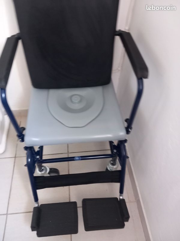 Fauteuil medical (image 1)