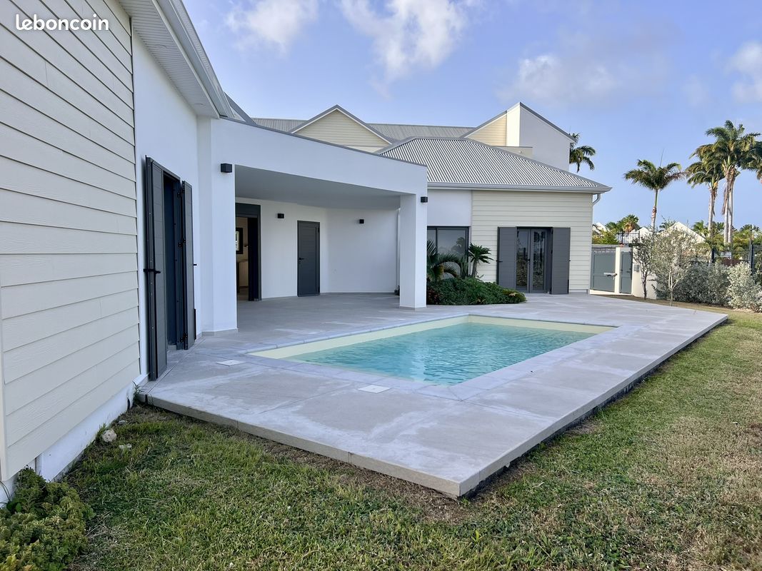 Maison 5 pièces 160 m² · à Saint-François · 160 m² · 950 000 €