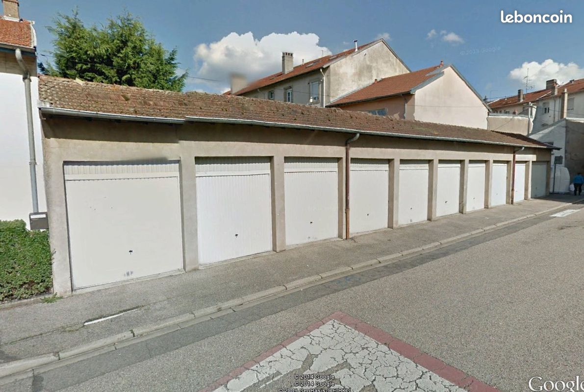 Garage-box · à Lunéville · 50 €/mois