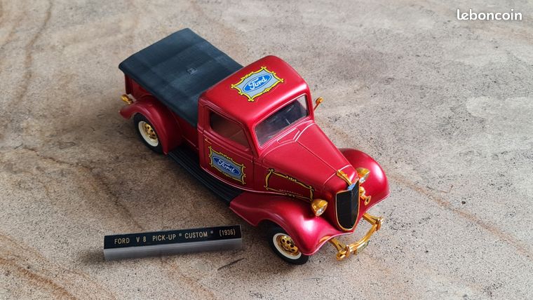 FORD V8 PICK UP 1936 bâche plate vert 1/18 SOLIDO voiture
