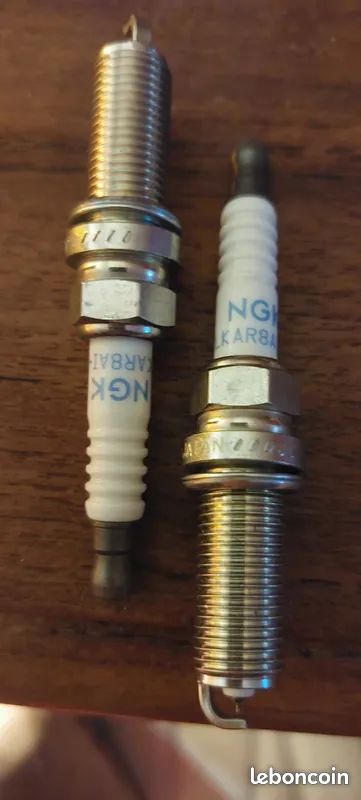 Deux bougies ngk neuve pour ktm 990 super duke 2011 (image 1)