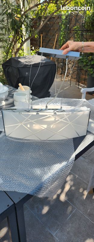 Suspension luminaire (image 1)