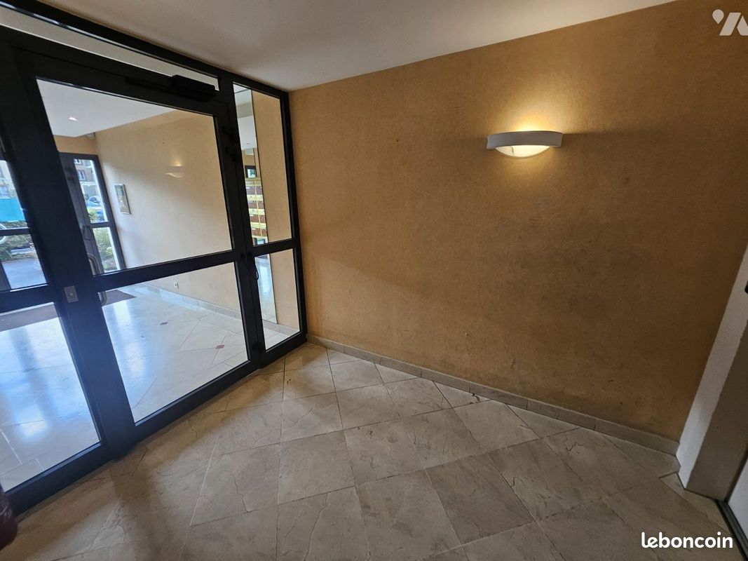 Appartement 2 pièces 47 m² · à Pont-l'Évêque · 47 m² · 154 000 €