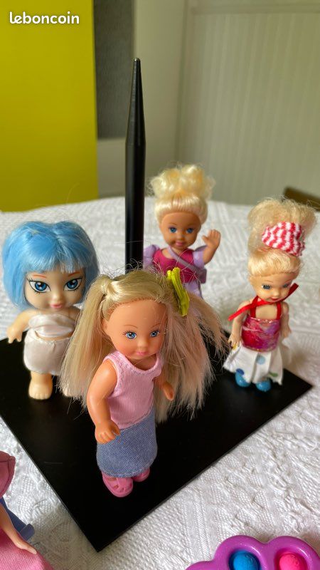Petites poupées et véhicules mini barbie le lot (image 12)