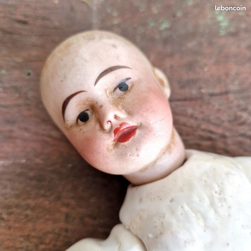 Ancienne poupee porcelaine D SFBJ Paris tete a restaurer avec vetements et chaussures collection decoration jouet ancien - Collection