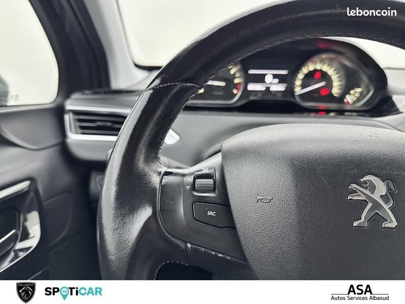 Peugeot 208 1.2 PureTech 110ch Allure S&S 5p (image 38)
