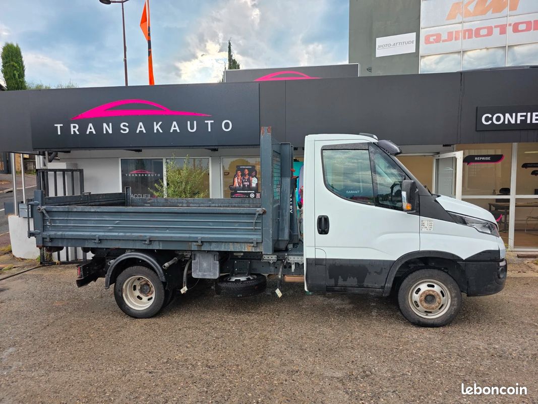 IVECO DAILY VI 35c15 POLYBENNE AMPLIROLL 146ch / TVA Récupérable / Factures entretien / Avec Benne / Climatisation / Régulateur (image 2)