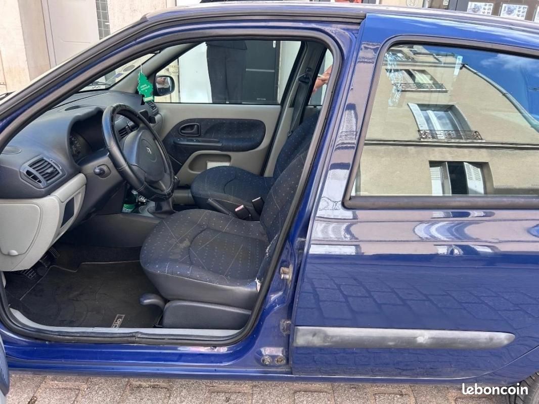 Renault Clio 1.2 60 AUTHENTIQUE (image 18)