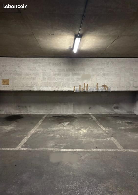 Parking 12 m² · à Paris · 12 m² · 110 €/mois