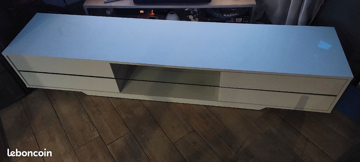 Vend table basse TV blanche lumière LED (image 1)