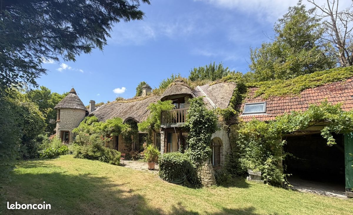 Maison 8 pièces 220 m² · à Thue et Mue · 220 m² · 366 000 €