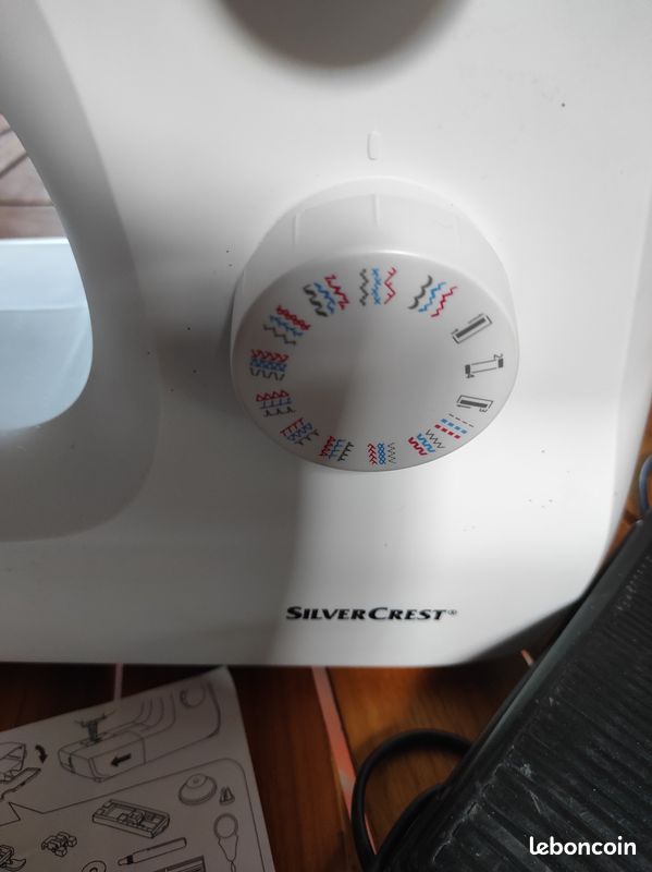 Machine à coudre (image 3)