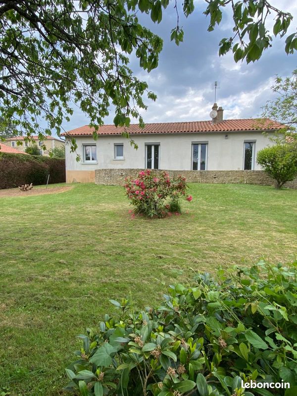 Maison 4 pièces 90 m² · à Saint-Pardoux-Soutiers · 90 m² · 930 €