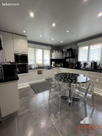 Maison 9 pièces 220 m²