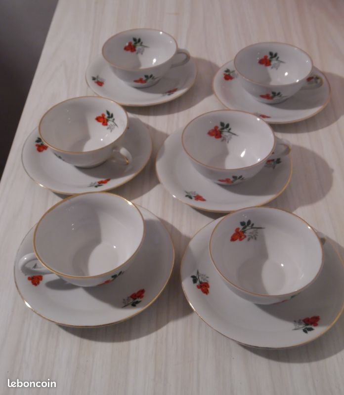 Ensemble 6 Tasses Café + Soucoupes Bords Dorés BAVARIA Roses Rouges en bouton Vintage (image 7)