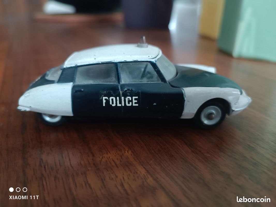 Miniature voiture police (image 3)