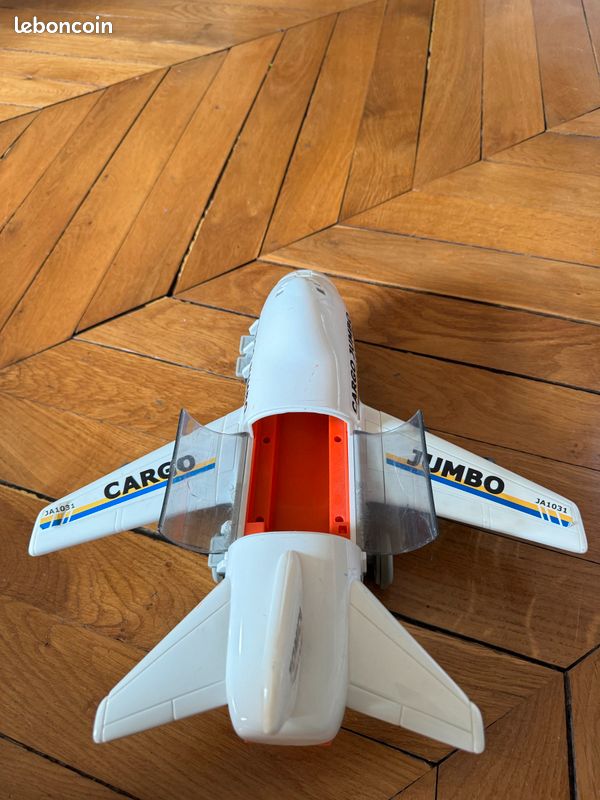 Avion Cargo Jumbo Tomica (image 4)