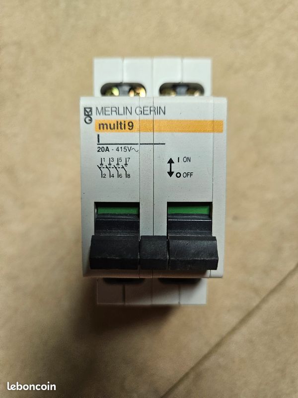Interrupteur sectionneur 4P - 415V - 20a - Merlin Gerin (image 1)