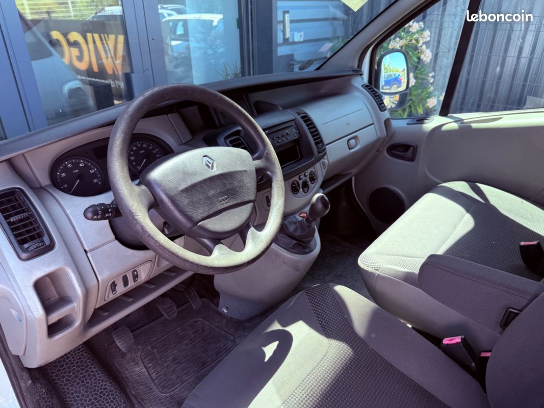 RENAULT TRAFIC VU FOURGON 2.0 DCI 115ch L1 H1 (image 8)