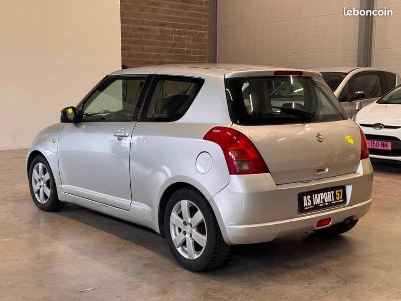 Suzuki Swift 1.3i 92CH - 6CV - Essence - 5 Portes - Garantie (image 2)