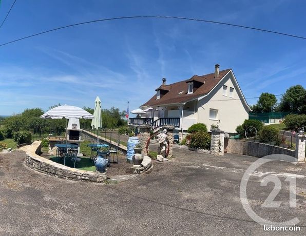 Maison 10 pièces 245 m²