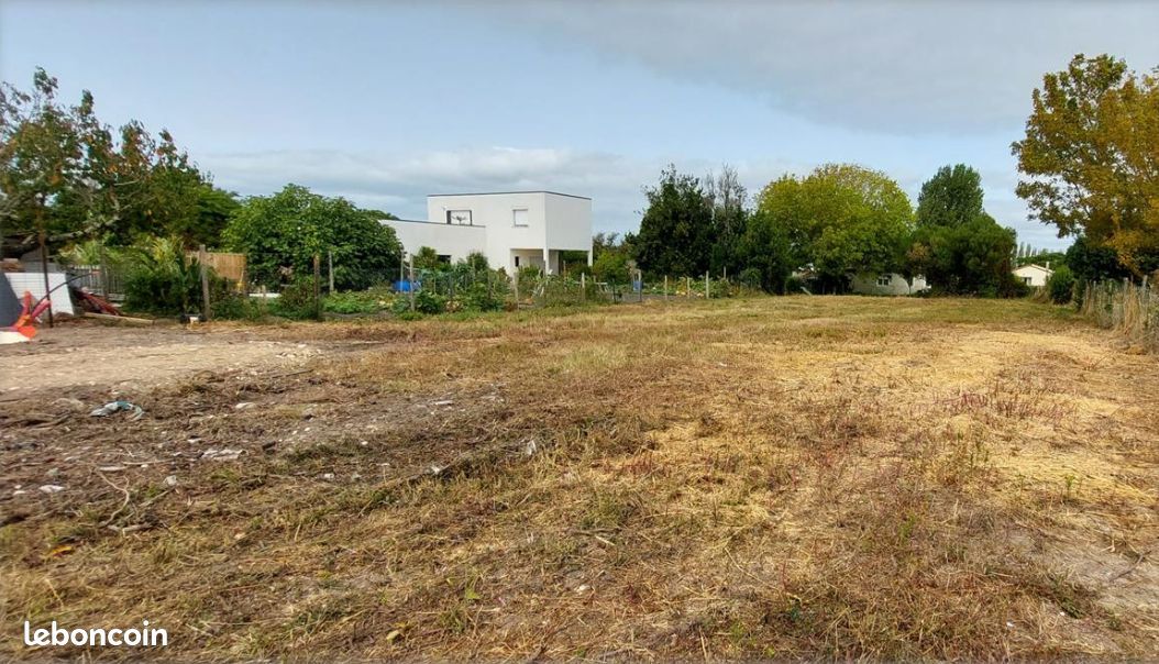 Terrain 1 043 m² La Tremblade · 299 000 €