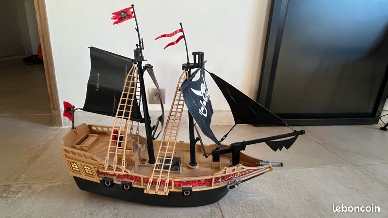 Calendrier de l'avent - Jour 7 : Bateau Pirate Playmobil (1982