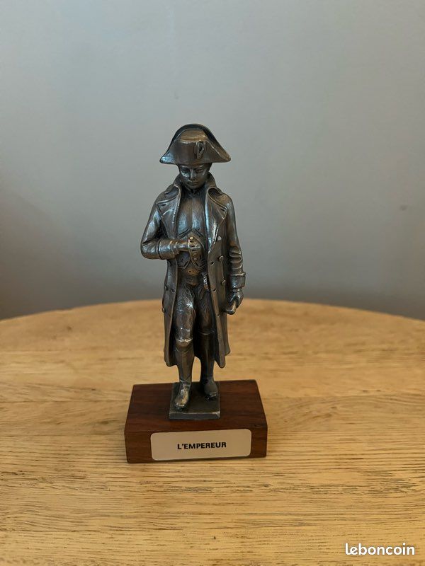 EmpireCostume - Étains du prince scène Austerlitz. Empereur et table