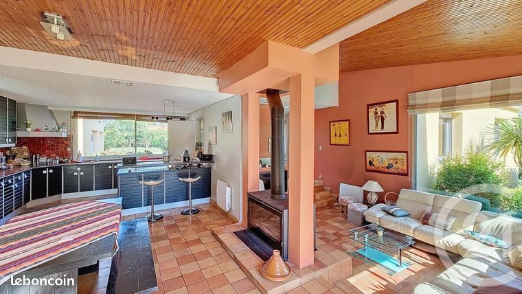Villa 8 pièces 180 m²