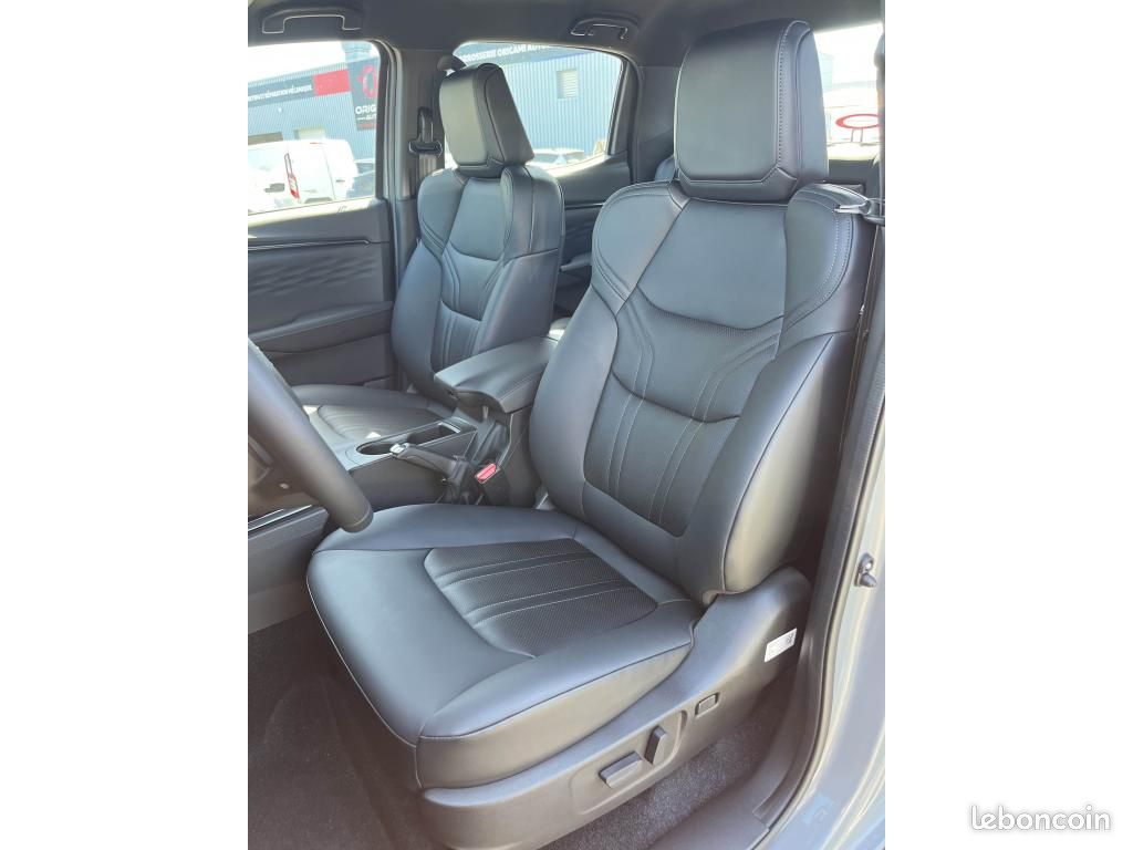 ISUZU D-MAX *SANS MALUS* CREW NITRO SPORT 2.2 DMS A/T 4x4 MY2026 Euro6e-bis (image 4)