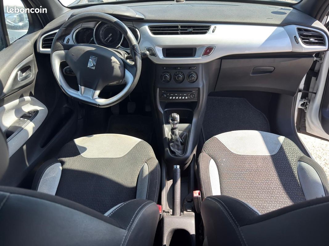 Citroen DS3 1.2 VTI PURETECH CHIC (image 5)