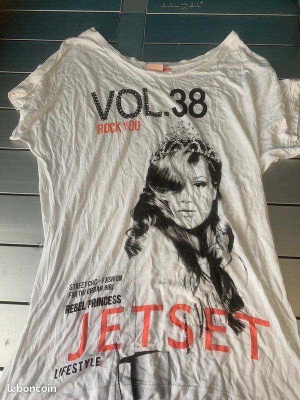 T-shirt (image 1)