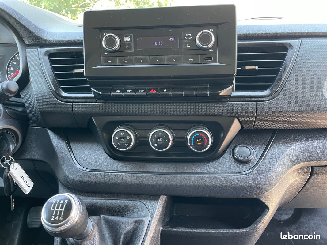 RENAULT TRAFIC III FOURGON TRAFIC L1H1 2.0 BLUE DCI 110 ADVANCE 110Ch Garantie 12 mois (image 12)
