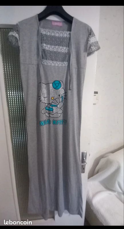 Tenue Hello Kitty Taille 5 : Une Pièce Courte Avec Ceinture, Neuve Avec étiquette !