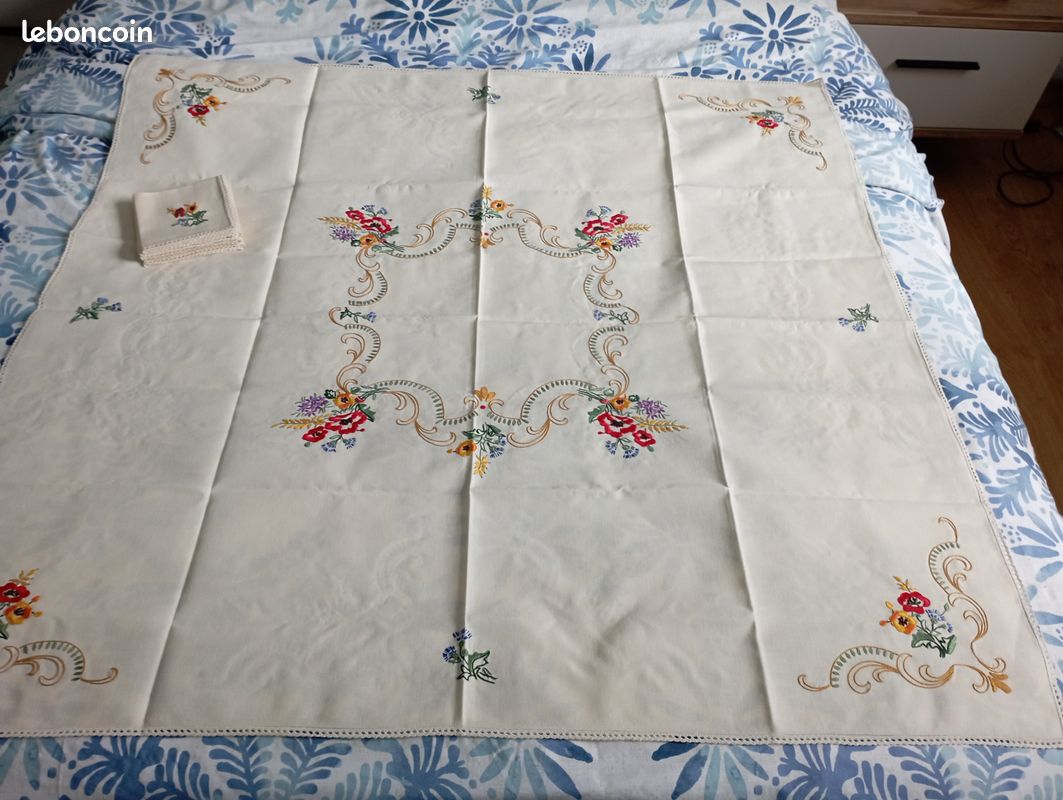 Lot De 4 Napperons Et Serviettes Broderie Florale Sunham, Vintage, Ovales, Multicolores