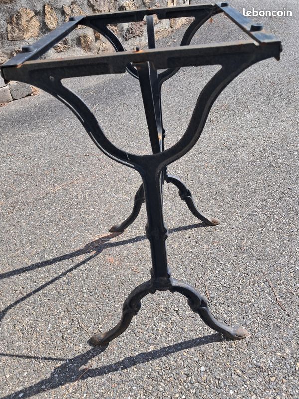 Pied de table en fonte (image 1)