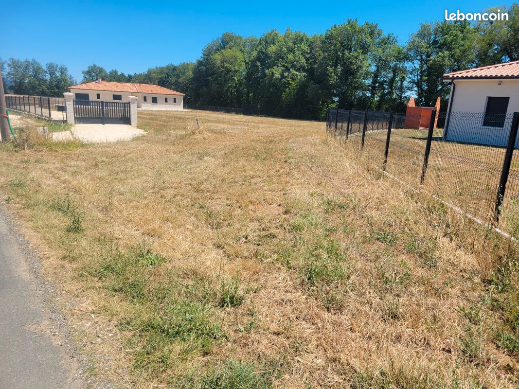 Terrain à bâtir · à Cubjac-Auvézère-Val d'Ans · 26 000 €