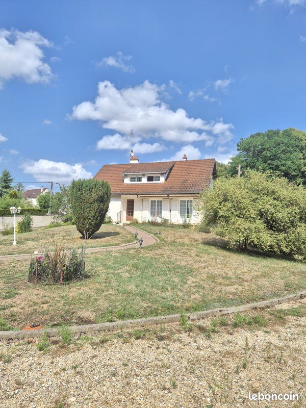 Maison 5 pièces 117 m² · à Rogny-les-Sept-Écluses · 117 m² · 150 000 €