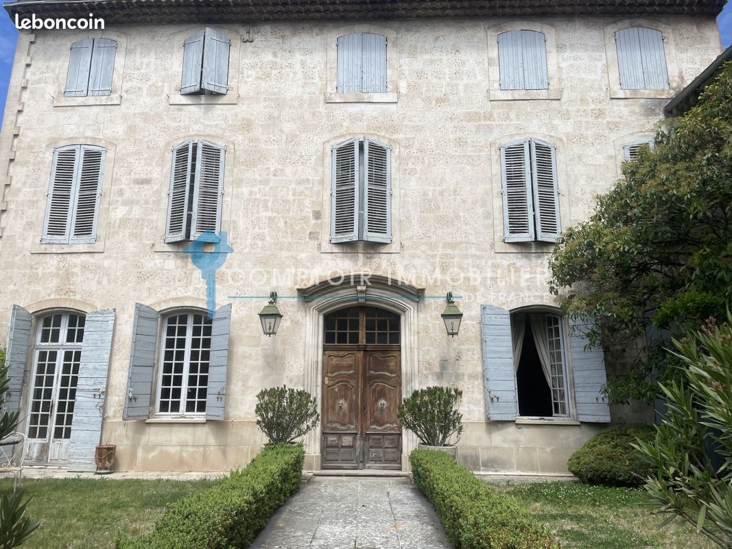 Maison 21 pièces 700 m² · à Apt · 700 m² · 845 000 €