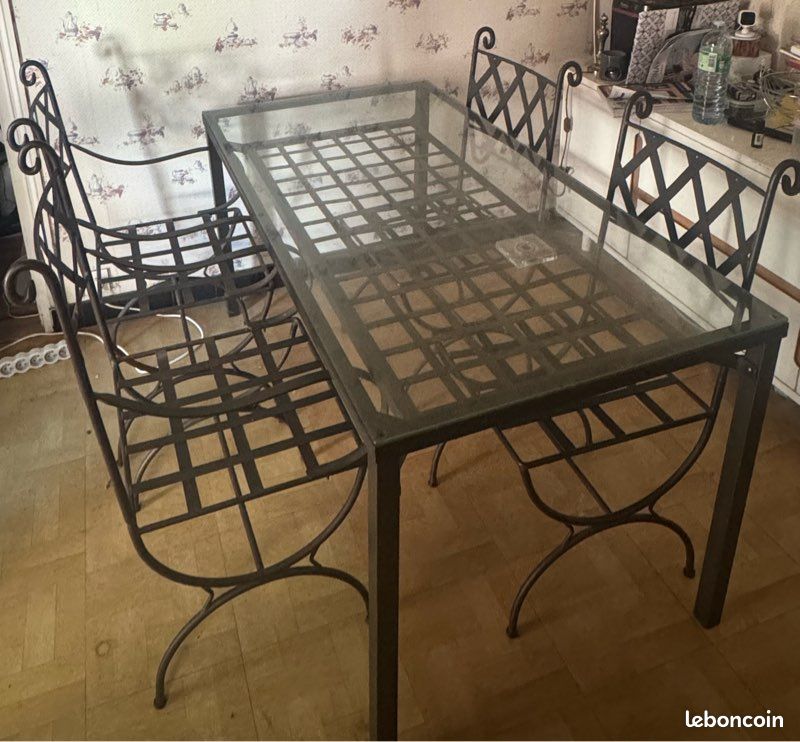 Table chaises en fer forgé (image 1)