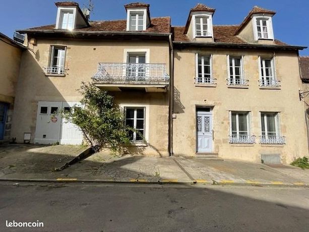 Maison 9 pièces 285 m²