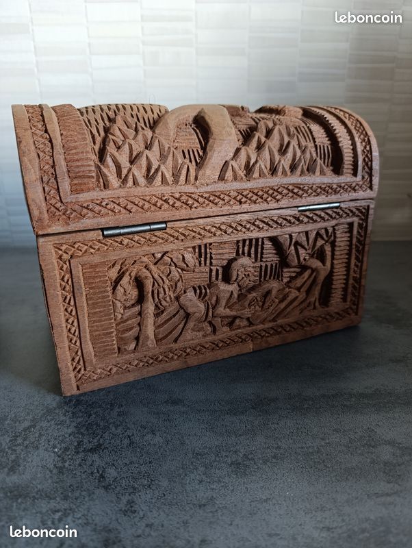 Boîte en bois sculpté à la main (image 4)