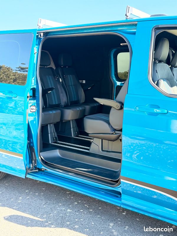đ 56 950 FORD TRANSIT CUSTOM Sport 170 BVA8 â CABINE MODULABLE 2 Ă 7 PLACES â TVA RĂCUPĂRABLE â DISPONIBLE (image 6)