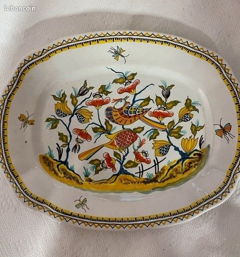 Plat en faïence à décor d'oiseaux (image 1)