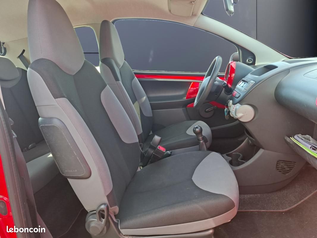 Peugeot 107 1.0 70 ch Serie-64 /Entretien complet (image 14)